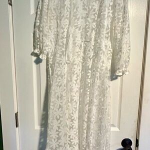 Chic White Floral Lace Cardigan